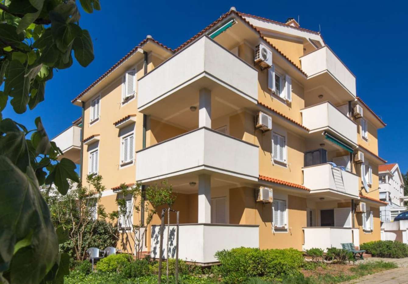 Apartmány Elpi
