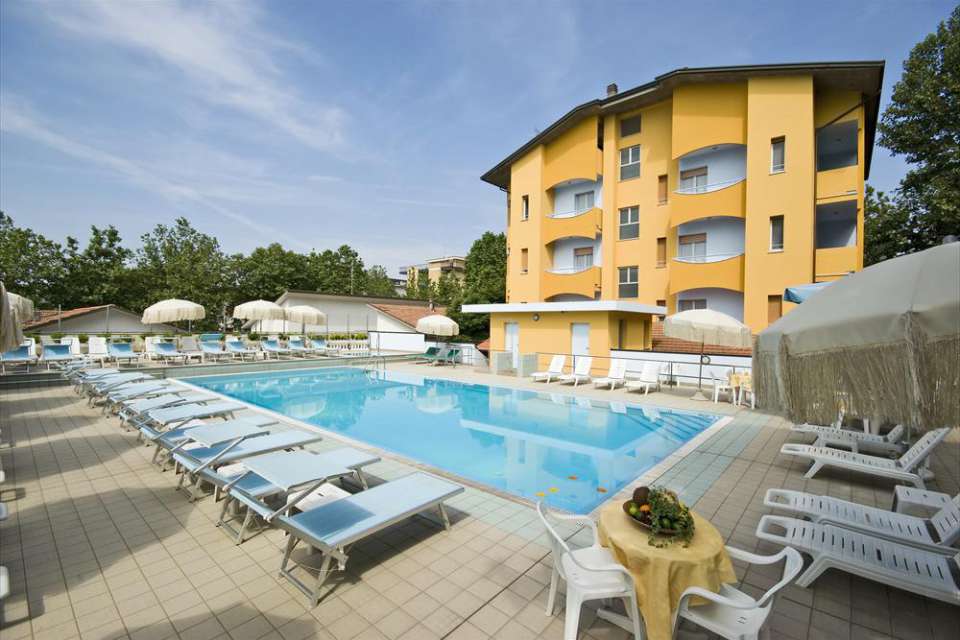 Hotel Parador s bazénem