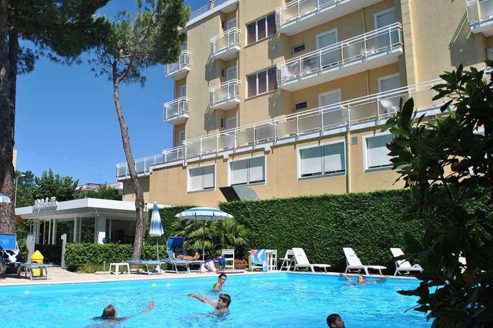Hotel Bahama s bazénem Rimini San Giuliano