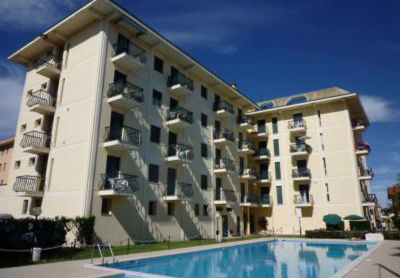 Condominio Rubino s bazénem Lido di Jesolo